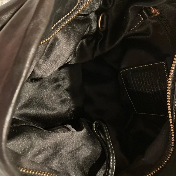Elegant Coach Black Leather Bag - Picture 7 of 9
